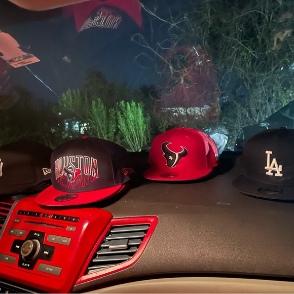 Snapbacks - Picture 4 of 7